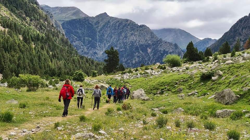 retiro de yoga y senderismo en ordesa
