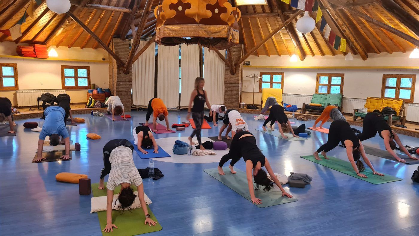 retiro yoga y senderismo en sierra de gata