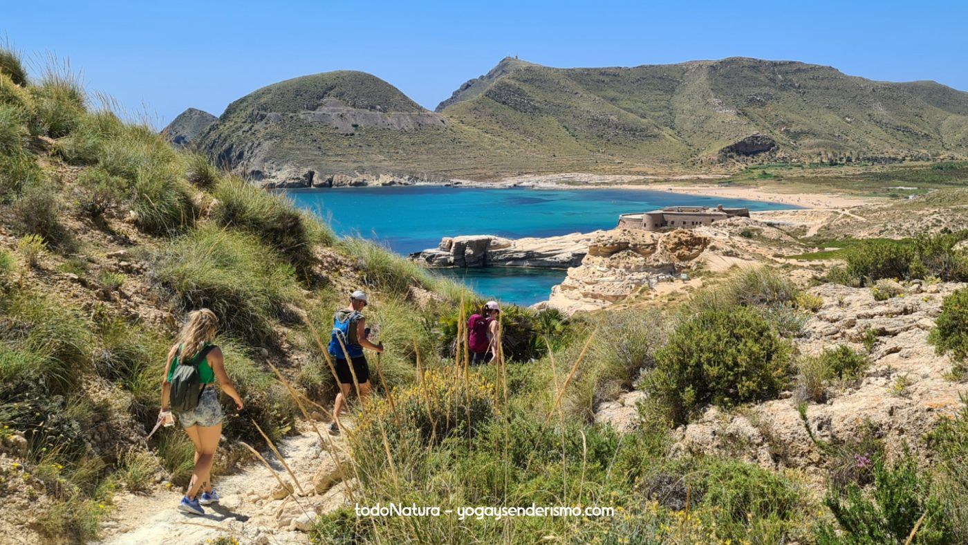 retiro yoga y senderismo en cabo de gata - todonautra