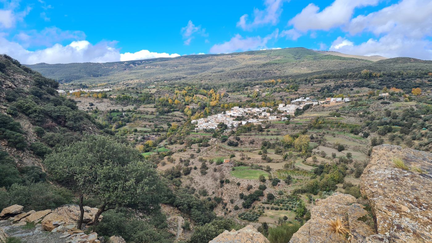 retiro yoga y senderismo en la alpujarra