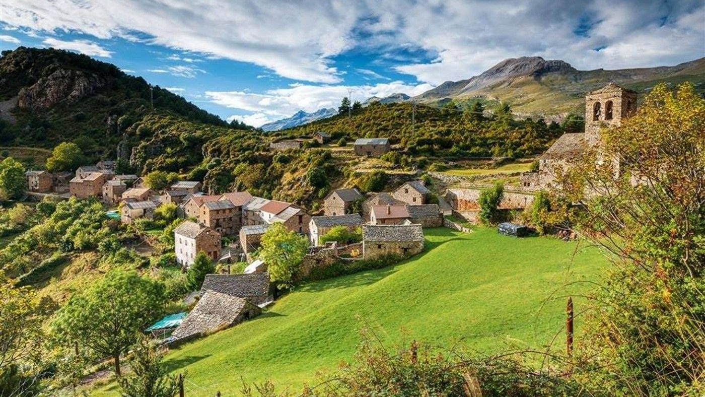 yoga y senderismo en ordesa y monte perdido