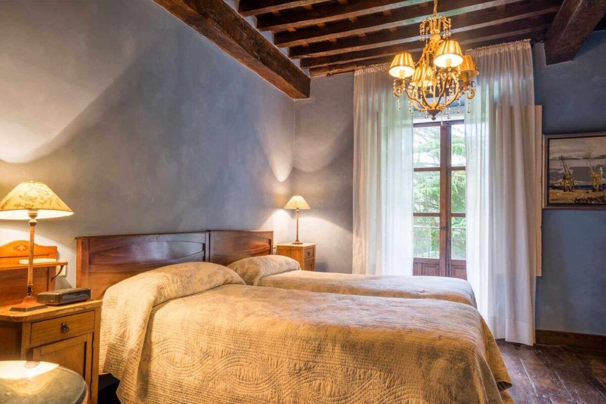 habitacion casa solariega retiro yoga en cantabria